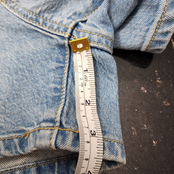 ISABEL MATERNITY by Ingrid & Isabel Grow With You Blue Midi Shorts. Size:8 - Picture 10 of 11